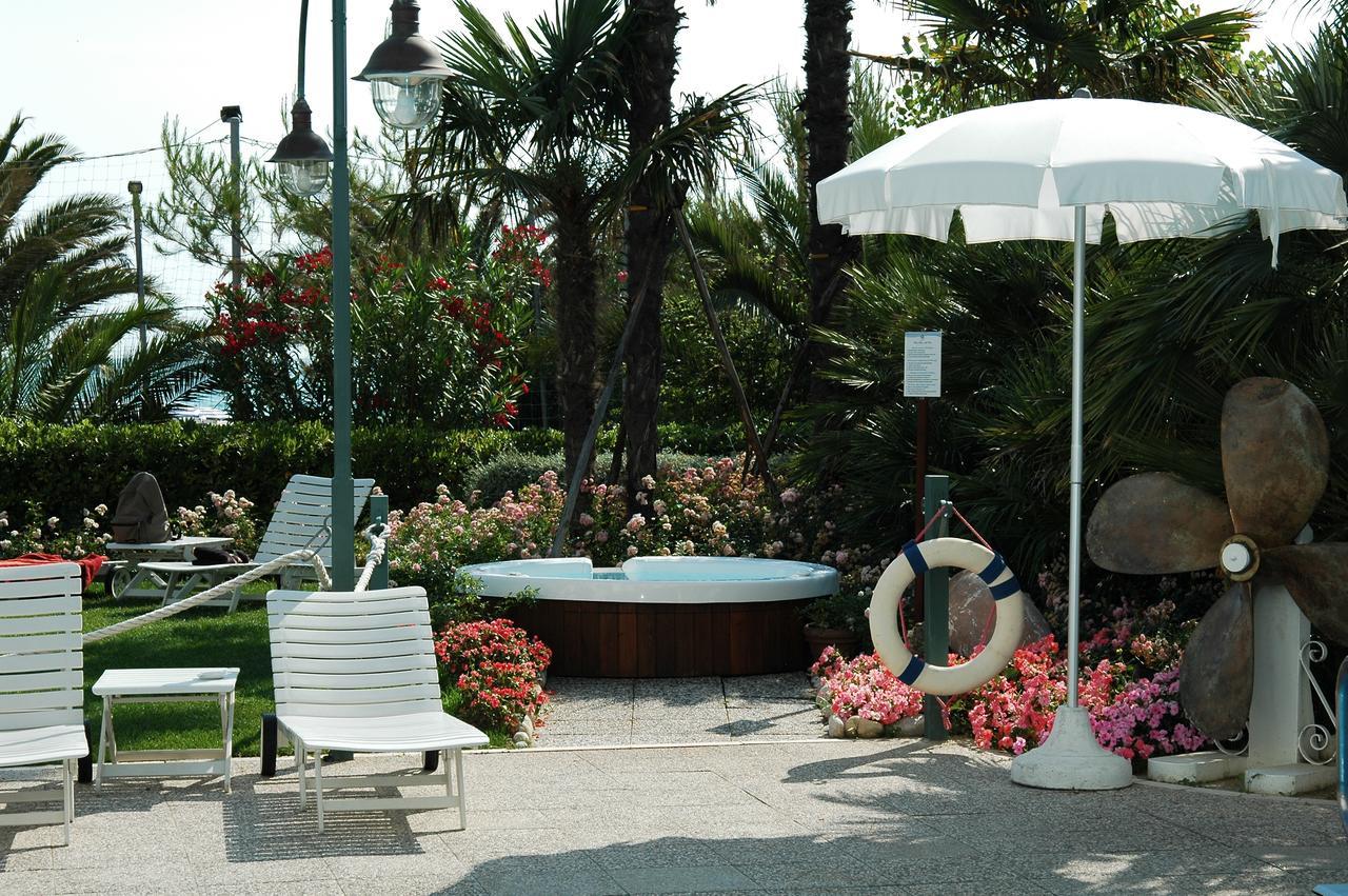 Hotel Parco Delle Rose ซิลวี มารีน่า ภายนอก รูปภาพ